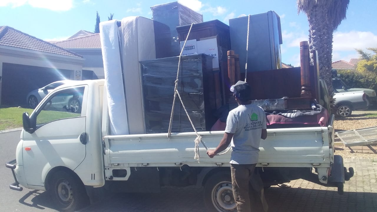 securing furniture with ropes for relocation